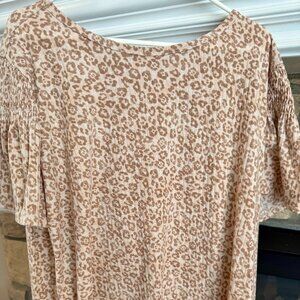 Lularoe beige and brown animal print short sleeve Stephanie shirt 2XL